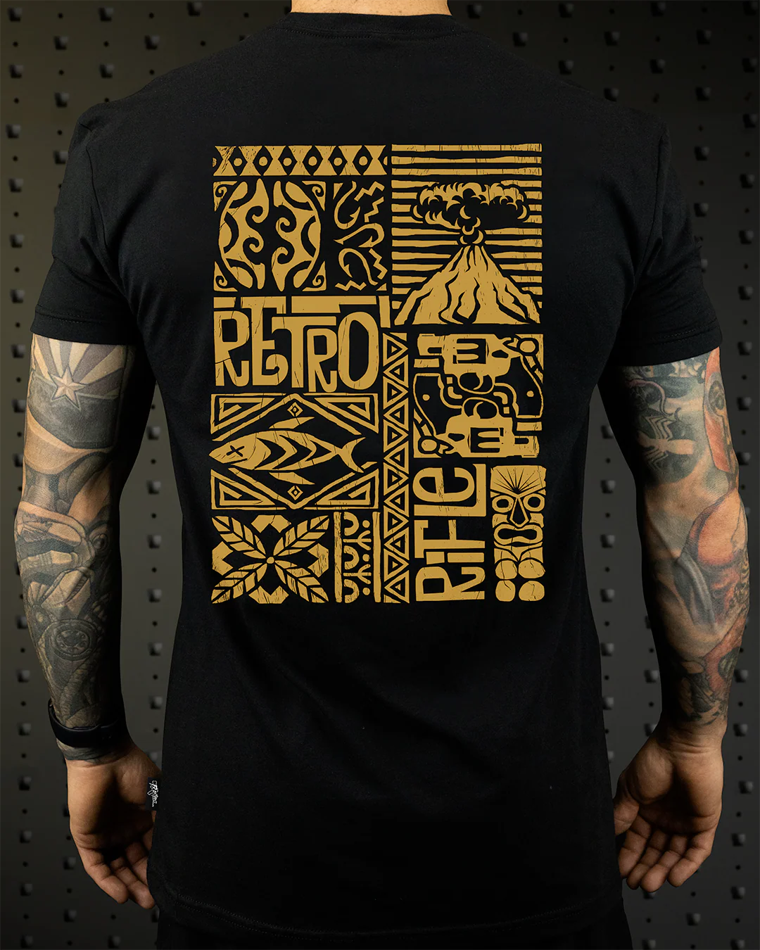 Lei Em Down Tee